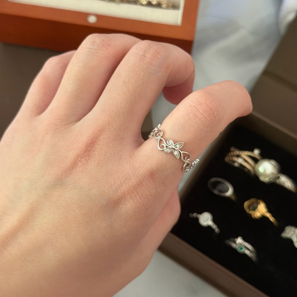 Delicate Silver Leaf Vine Ring - Sterling Look